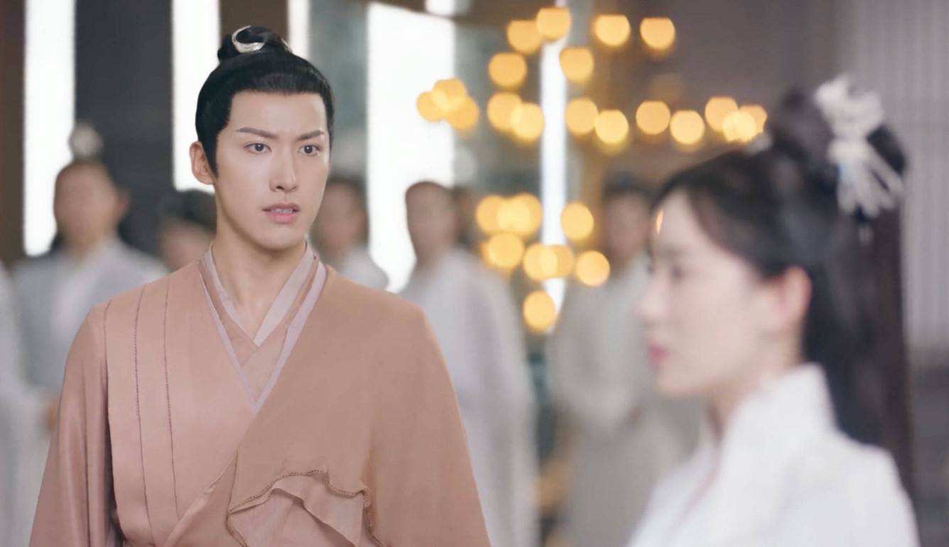 周冬雨签约嘉行传媒,周冬雨杨幂救场合作过吗