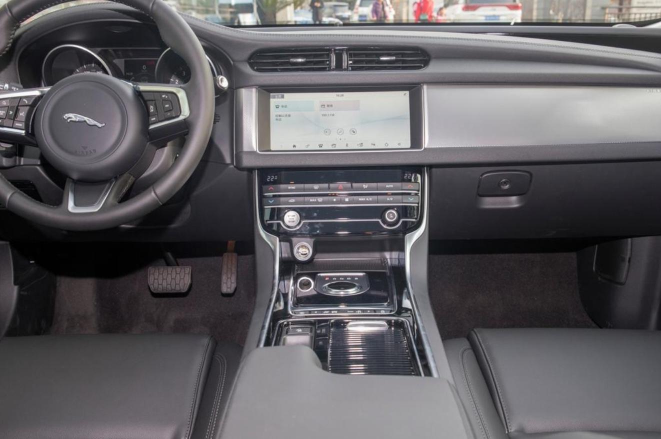 捷豹xflp250两驱精英运动版2022,捷豹中大型轿车试驾xfl