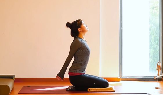 剖腹产产后瑜伽体式,产后4-6个周的瑜伽动作