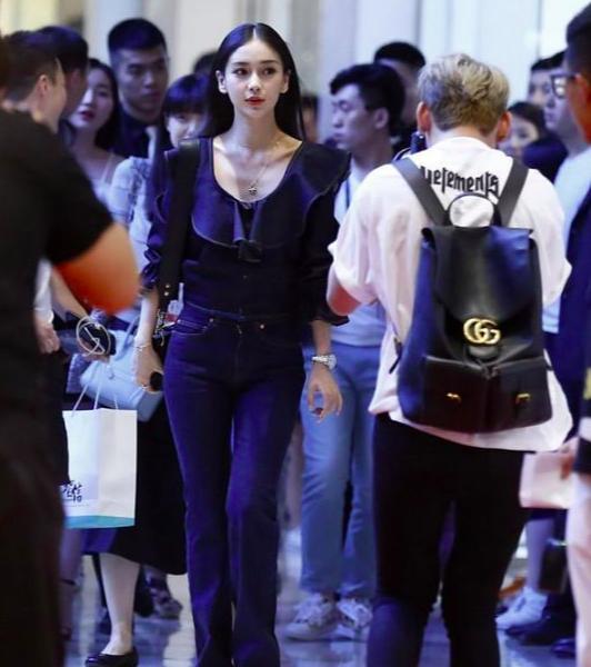 杨幂女明星惊艳身材,杨幂细腰让人惊艳