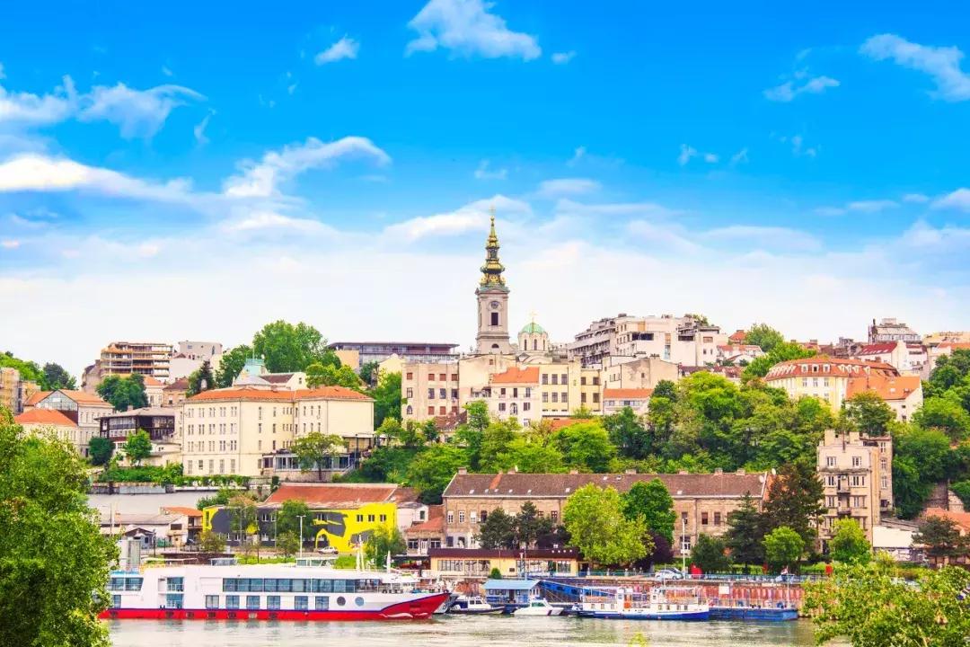 最适合穷游的3个国家景美物价低,比国内旅游还便宜的10个国家