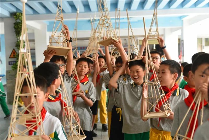 这个学校真美300字,阳泉市全国文明校园