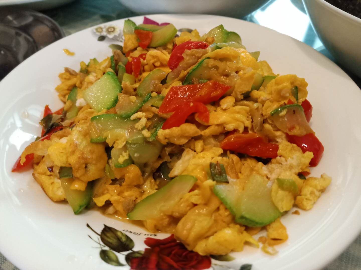 大年初一，去哥嫂家吃团圆饭，这8道硬菜却抵不上“一瓶酒”！