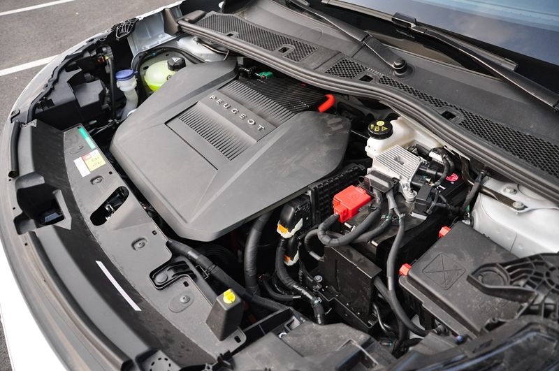 东风标致有一款动力强的车,驾驶感受最好的纯电动suv