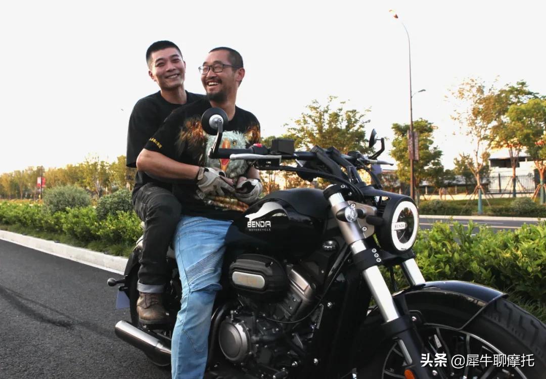 钱江闪电300和奔达灰石300,奔达灰石300适合跑长途高速吗