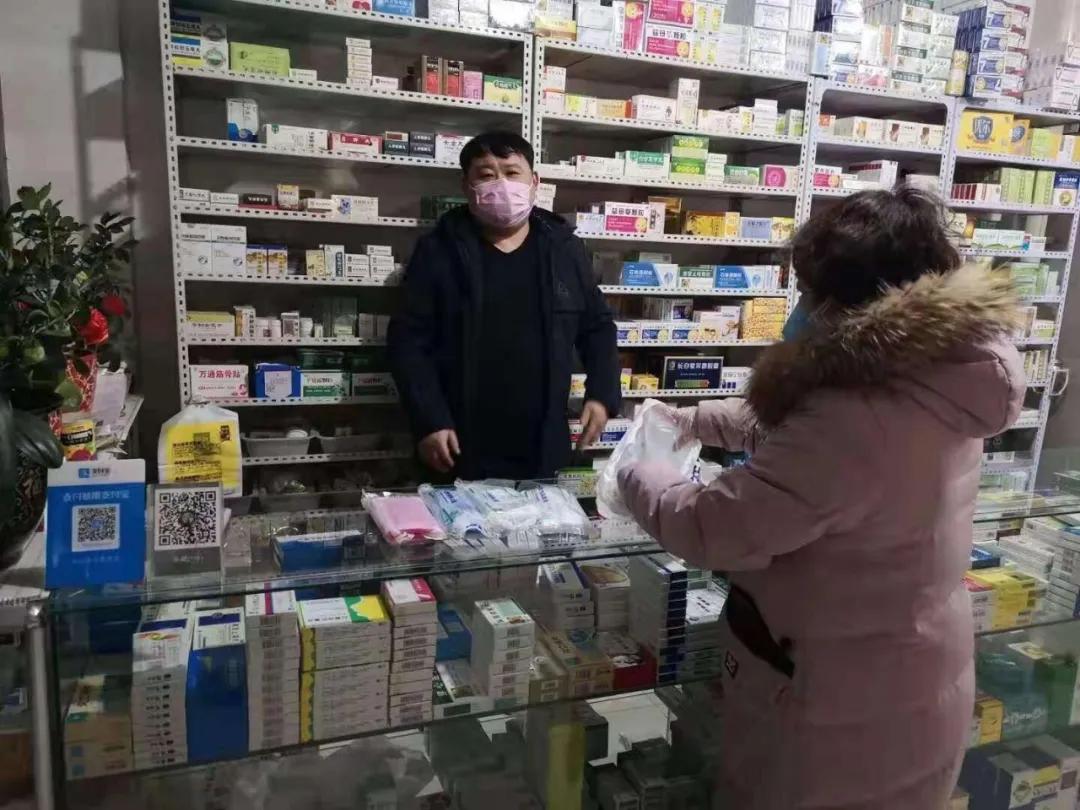 志愿者筑起复工复产疫情防控墙 (社区志愿者复工复产)