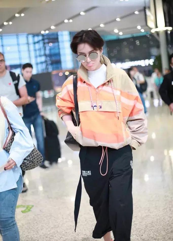 张馨予短发又飒又美,张馨予帅气超短发