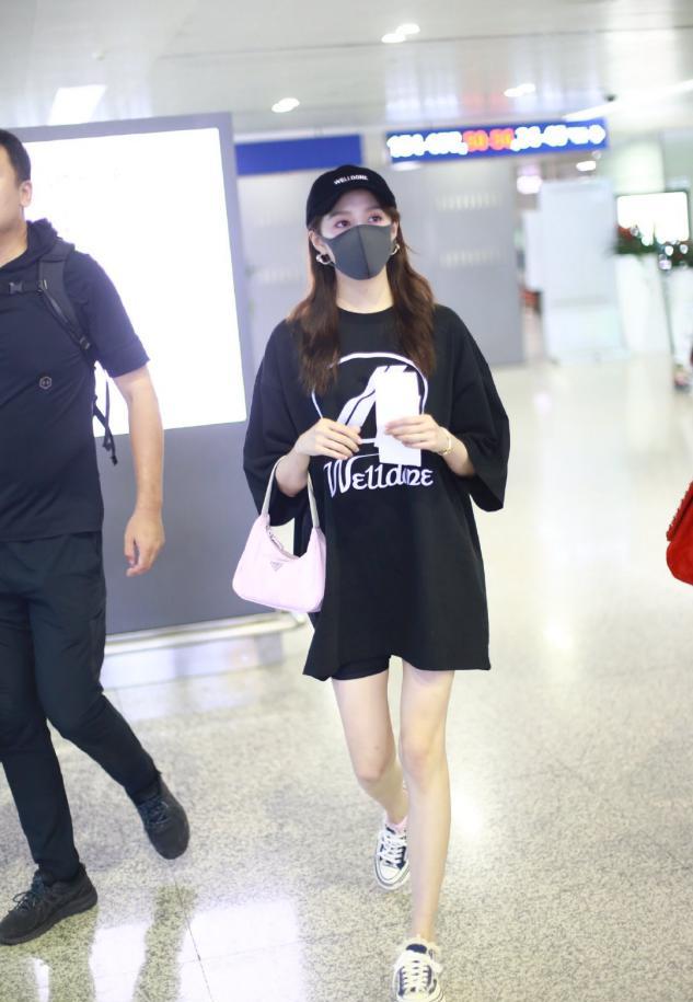 太好看了国潮绣花t恤,有哪些t恤衫的设计好看又简单