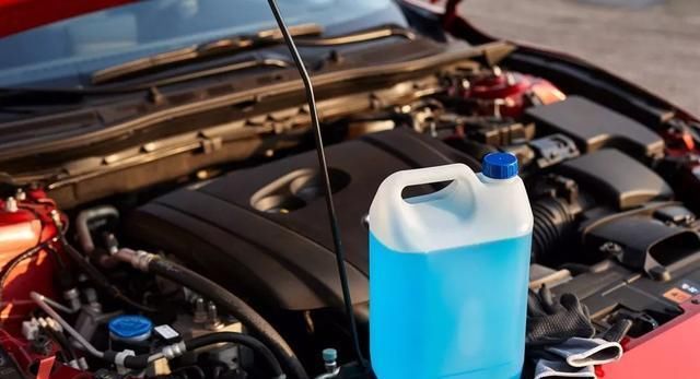 天气变冷防冻液怎么变少了,天气变冷汽车防冻液