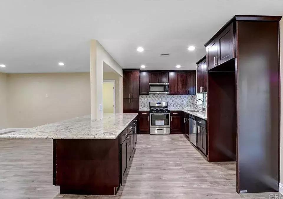 34万刀起，定居奇诺岗，跟着大趋势*击狙**公寓，捡漏和学区我都要！