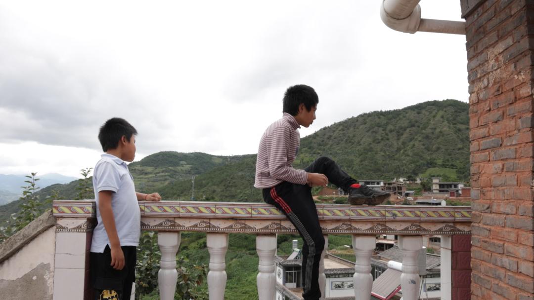 我们去了趟哔哩哔哩美丽小学，和B站小学生斗了波舞