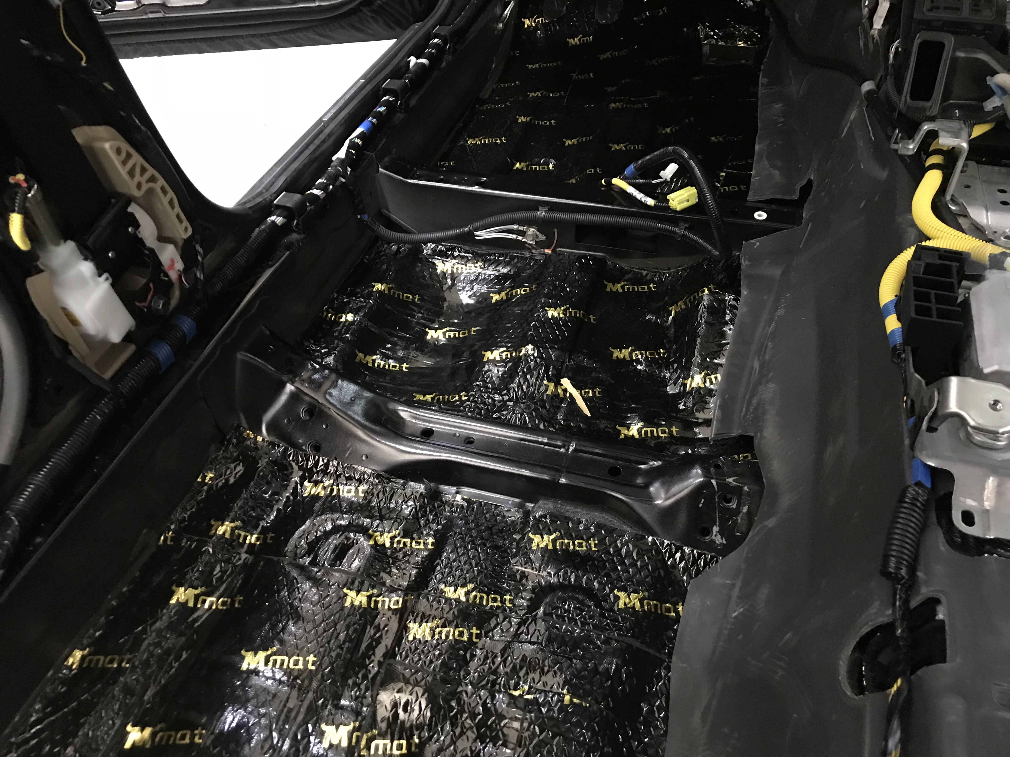 音皇丰田皇冠汽车音响改装桃木功放,视觉听觉双重享受