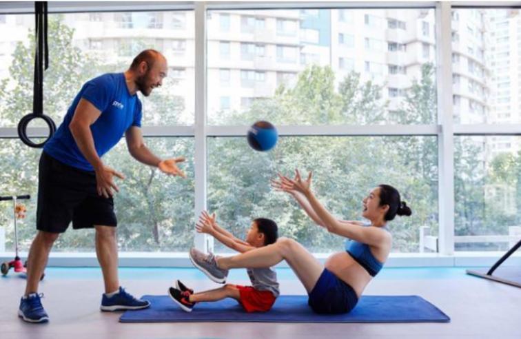 怀孕2个月才反应正常,怀孕两个月就显怀了是怎么回事