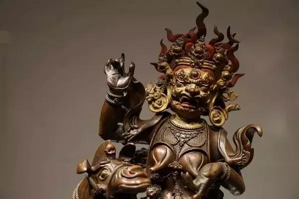 清代铜鎏金佛像的鉴定,清代铜鎏金无量寿佛像