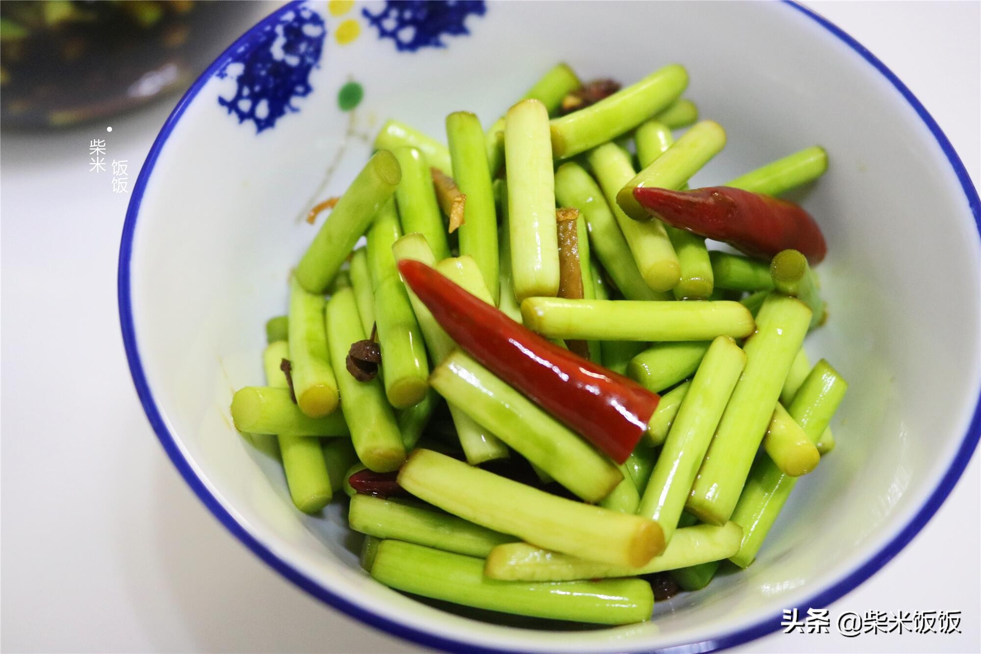腌蒜苔1斤蒜苔放多少盐多少糖,腌蒜苔10斤蒜苔放多少盐