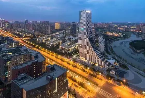 对标上海：西部金融中心如何跑出“加速度”