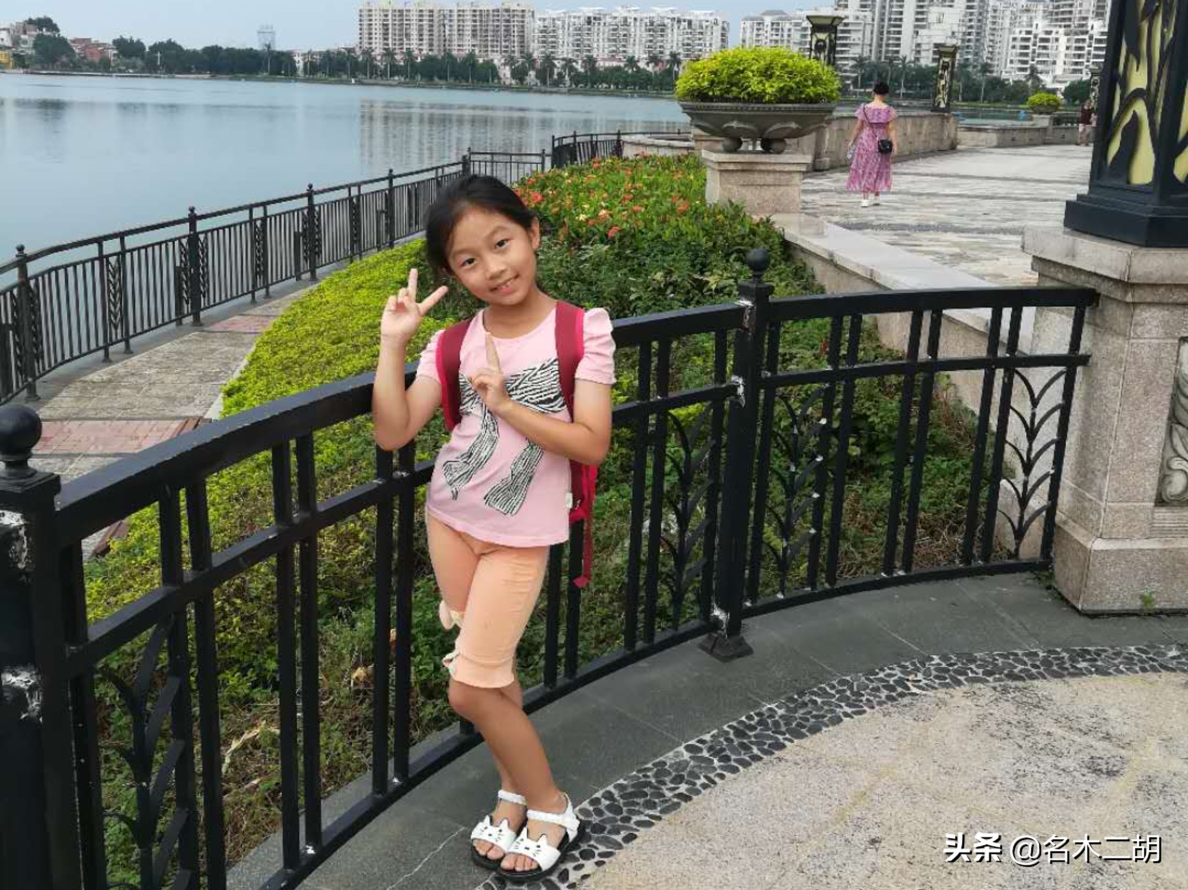 小小年纪就练了一身本领,小小年纪就学会散打