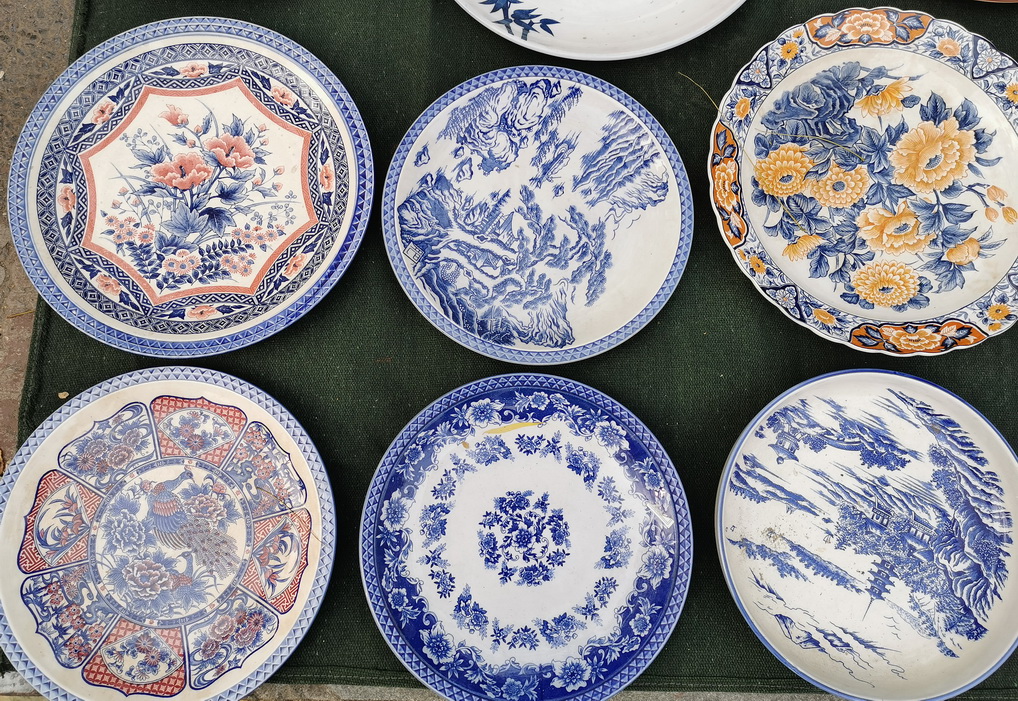 沈阳古玩地摊买日瓷杂货：东西好多，价格好诱人，这是怎么弄来的