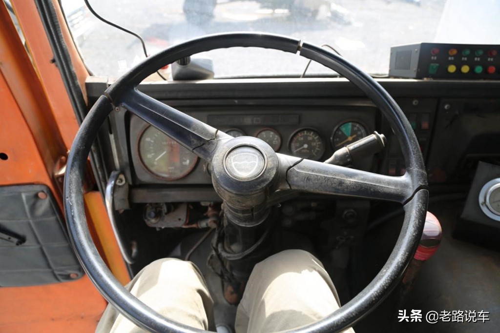 斯太尔血脉超级少见的黄河牌JN3261公铁两用卡车