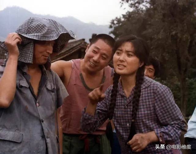 傅艺伟八十年代生活照,金巧巧吸毒还是傅艺伟吸毒