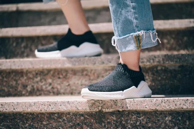 比“裸奔”还爽的脚感，70元穿出千元的感觉，竟然还有“踩屎感”