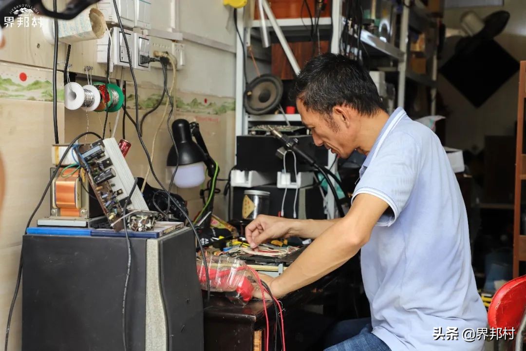 别小瞧这个二手音响店，有的是我们买不起的好宝贝，平时都藏着呢