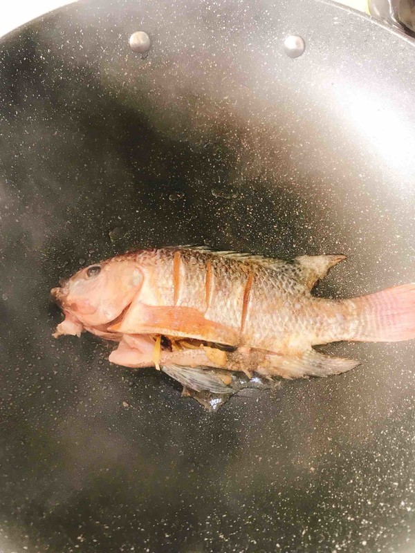 炖鱼前放盐腌制一下好吗,炖鱼之前怎么腌制有味