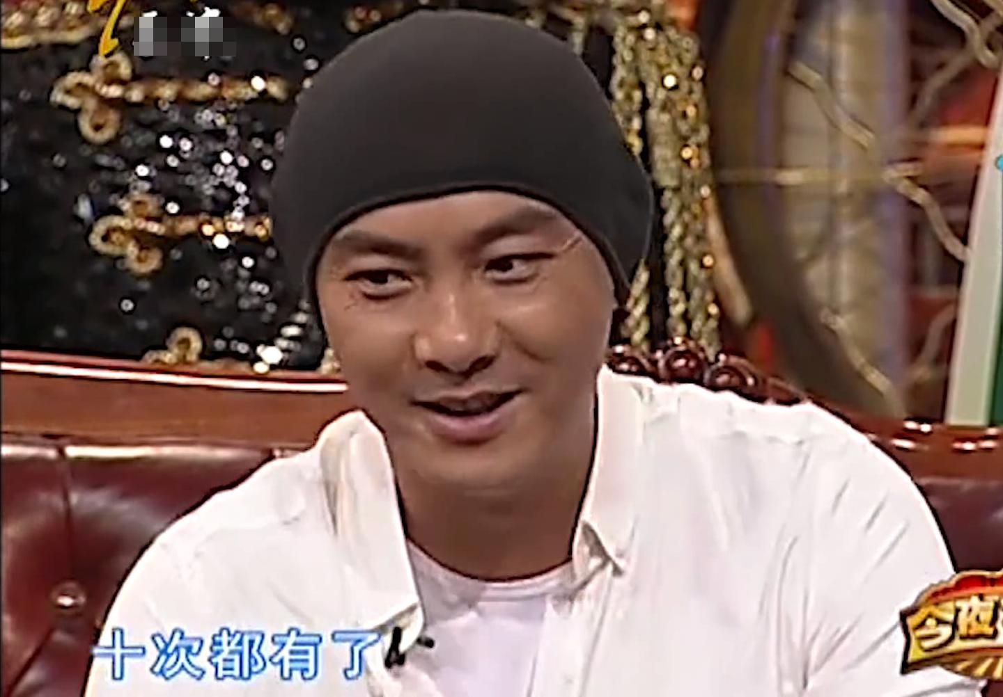 光头哥的凄惨人生,光头男的伤感背影视频