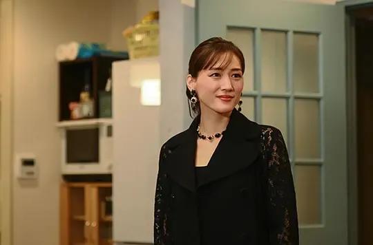 因为太善良给别人撑伞淋湿了自己,不要用你的善良去为别人撑伞