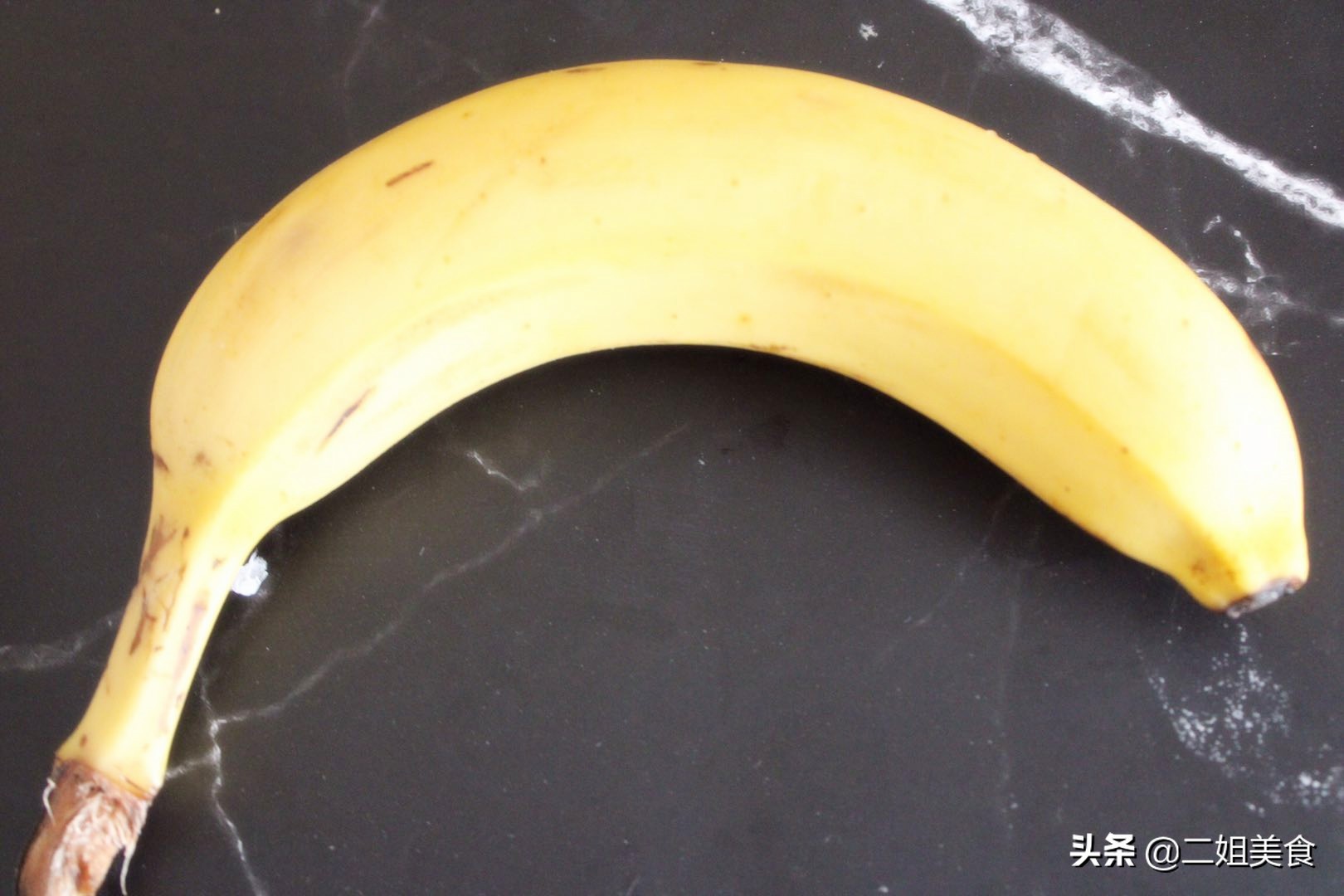 香蕉不发黑小妙招,挑选香蕉的正确方法