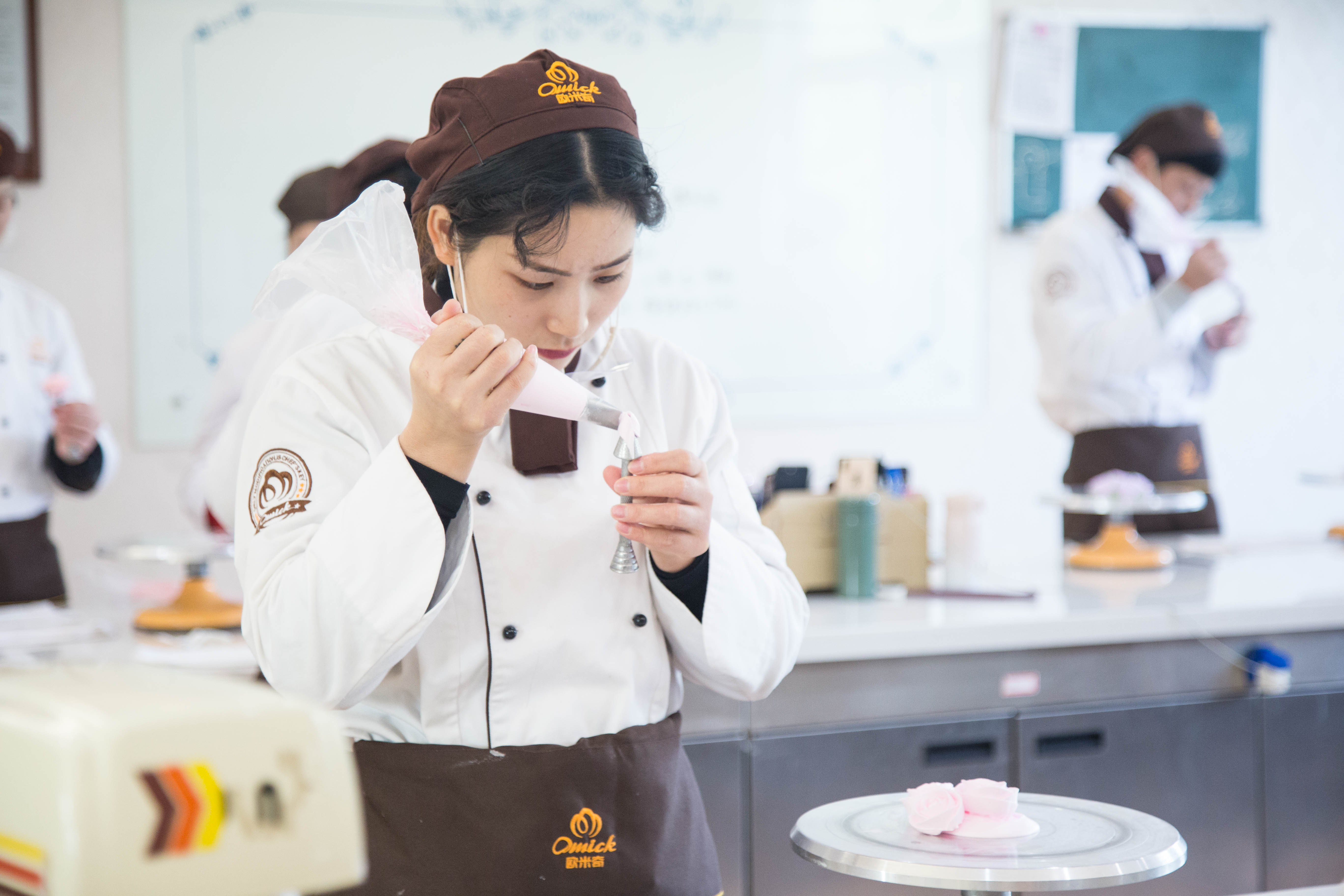 兰州西点培训学费多少,成都西点培训学费一览表