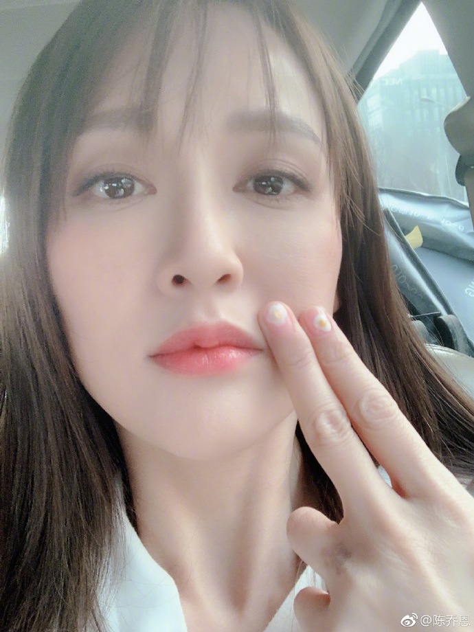 六胜肽眼霜怎么保养,眼部保养用眼霜还是精华好