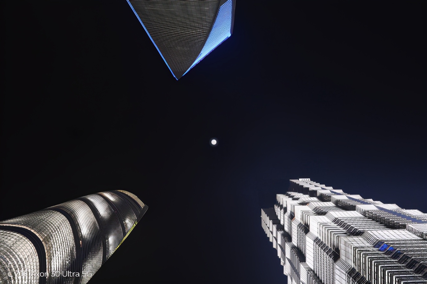 中兴axon30ultra评测屏下摄像头,中兴axon30ultra三千新机能入手吗