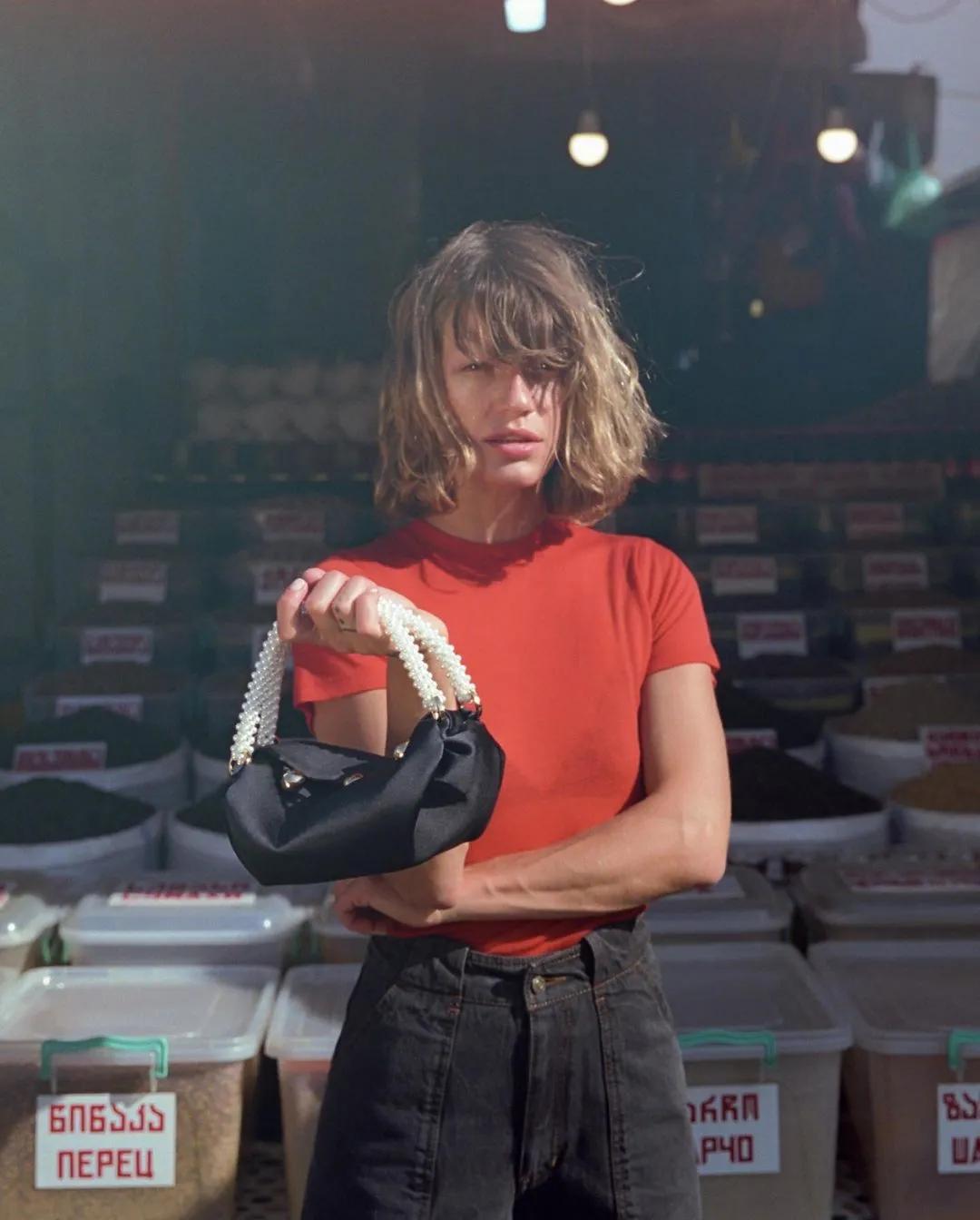 除了优雅贵气,珍珠还能休闲、叛逆、又嘻哈?