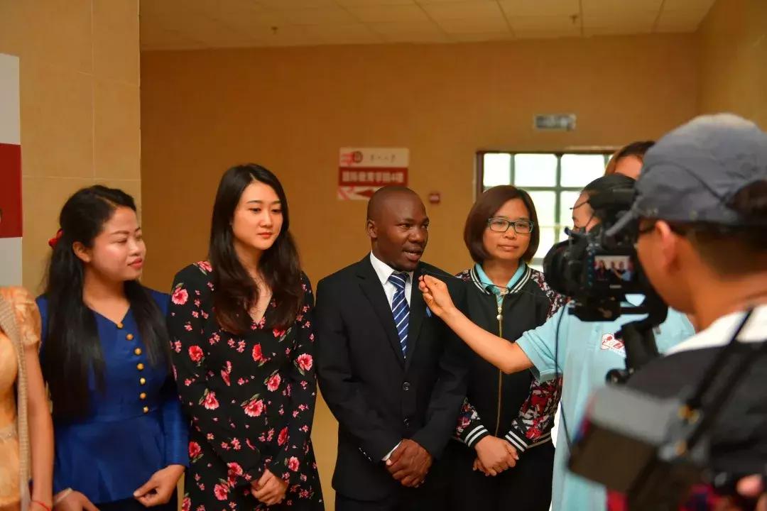 人民视频直播打卡我的大学——百年贵大，“贵”在有你