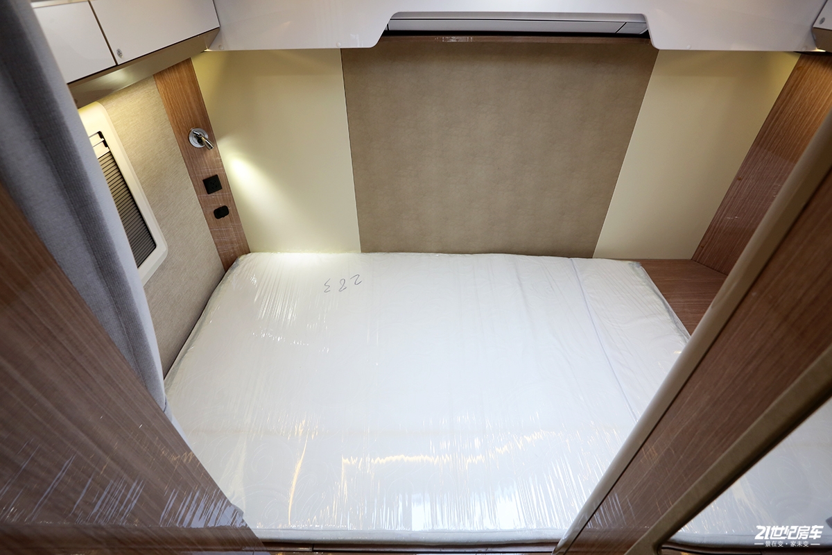 五菱轻卡房车最新款,骏驰大通短轴中顶房车