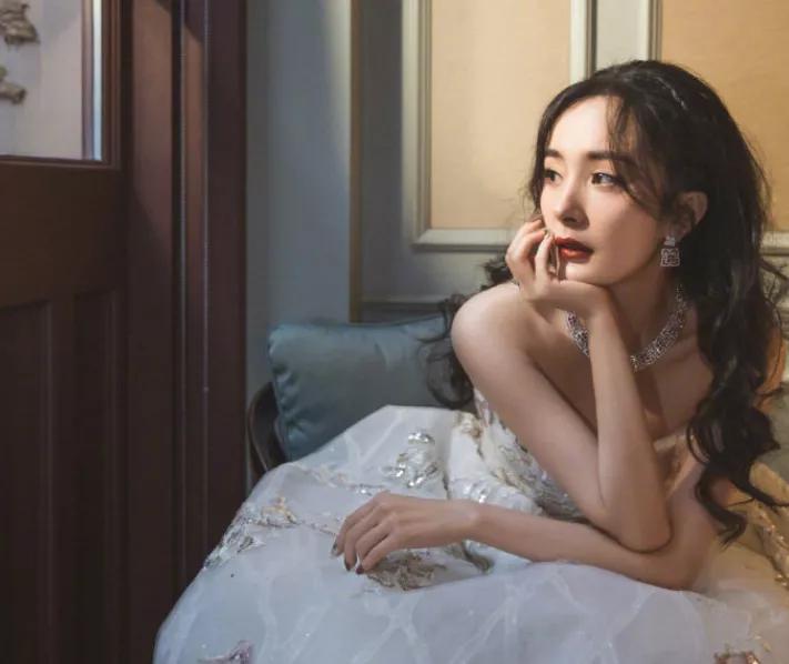 杨幂近期照片发型,杨幂生图曝光颜值