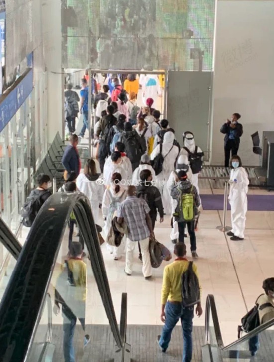 留学生的回国机票炒到了10万多，究竟谁在背后捣鬼？