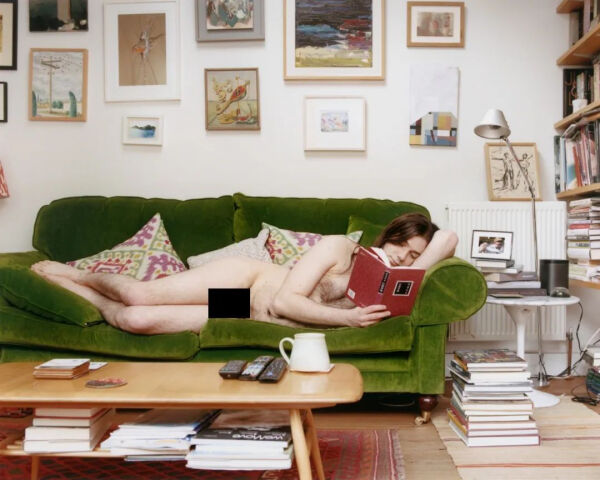 她用Tinder约异性拍裸照