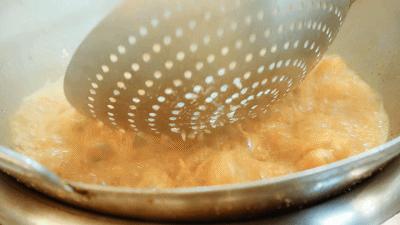 在“卡通乐园”吃“瘦瘦鱼”，一份大过脸盆，居然不到50元