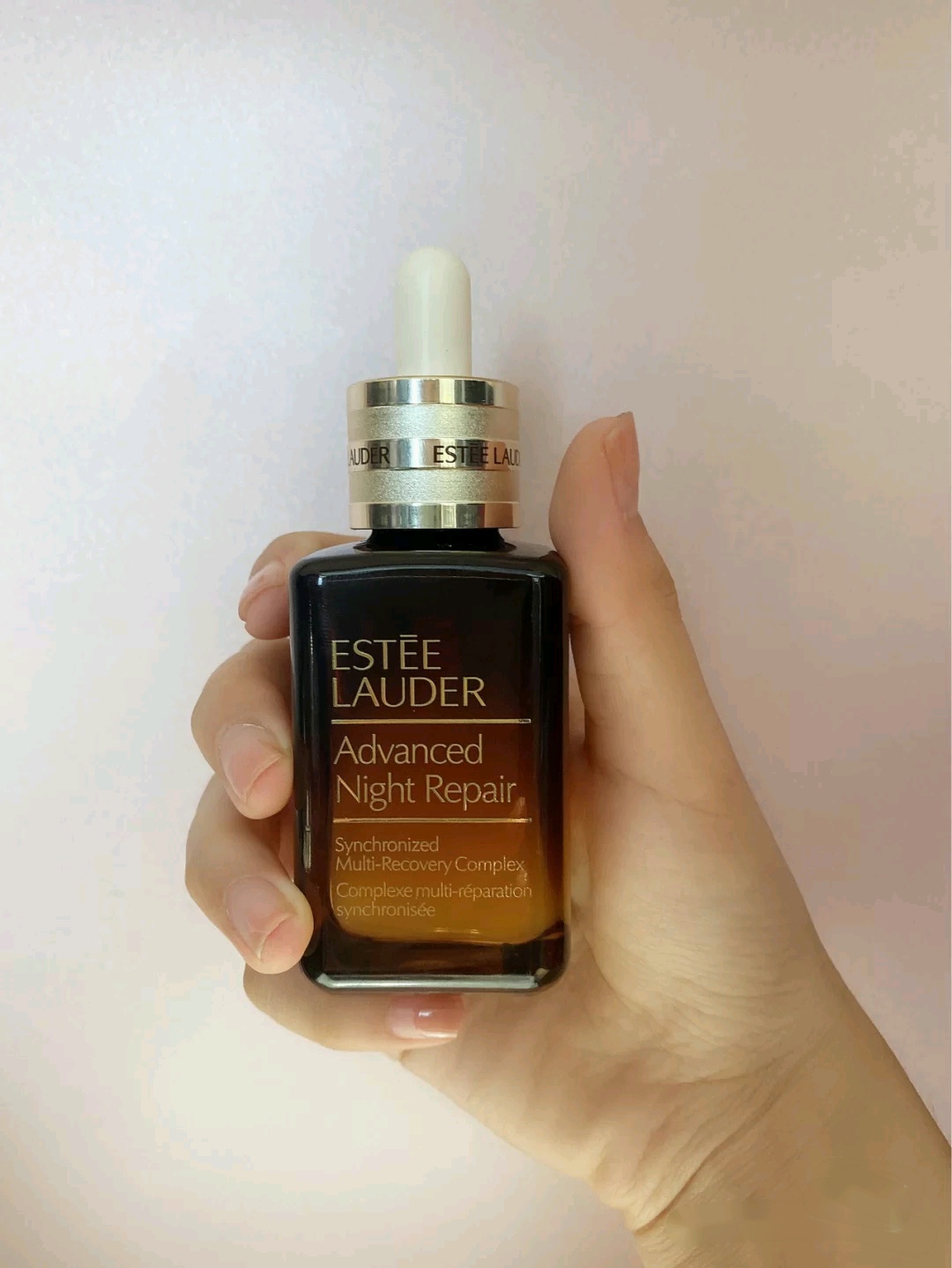 肌底精华和精华液哪个比较好,肌底精华液和精华水有什么区别