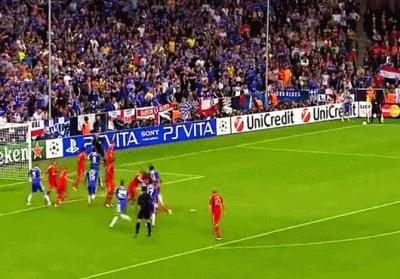 来感受一下暴力美学足球,极致的足球暴力美学