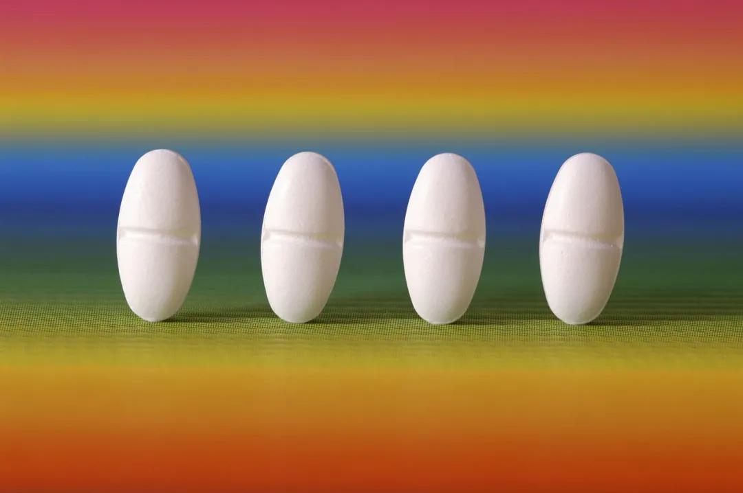 女孩被下“*药迷**”一闻就倒，身体发麻意识模糊？警方紧急辟谣