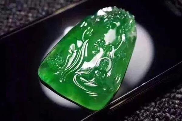 购买翡翠时这三种翡翠要谨慎入手,翡翠三无产品什么意思