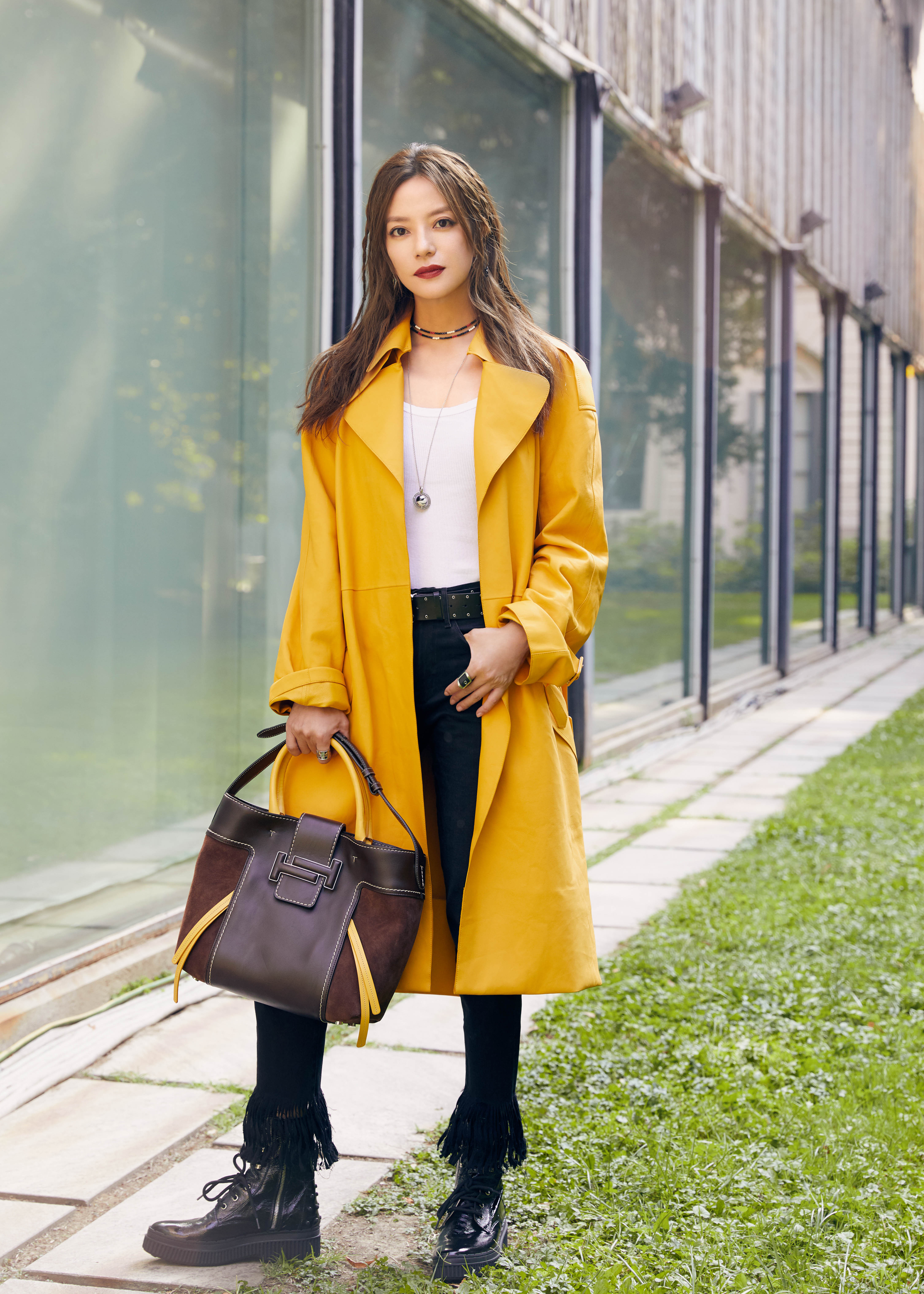 脸大肩厚怎样穿衣显瘦,脸大怎么穿显瘦