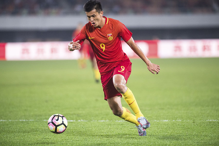 现代足球需要大中锋吗,现代足球不打中路