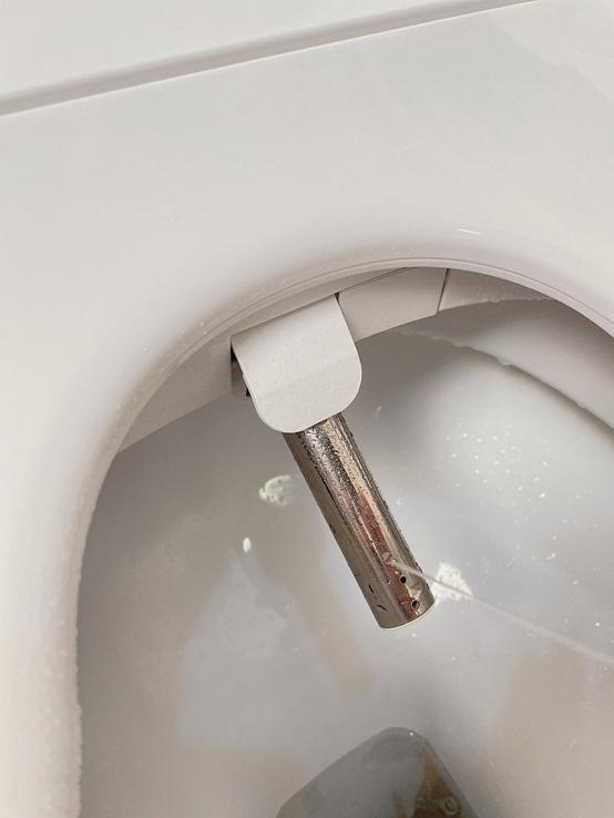 卫玺智清洁智能马桶盖：六档水温精准掌控，多重清洗人性设计