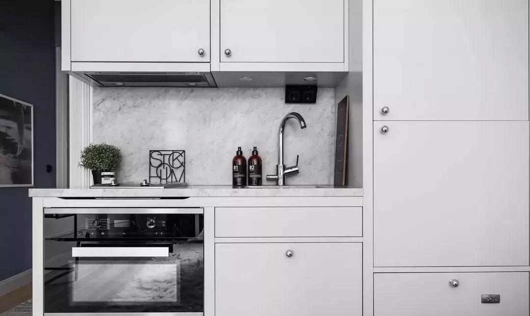 橱柜台面用大理石好还是石英石好,橱柜大理石台面宽度标准