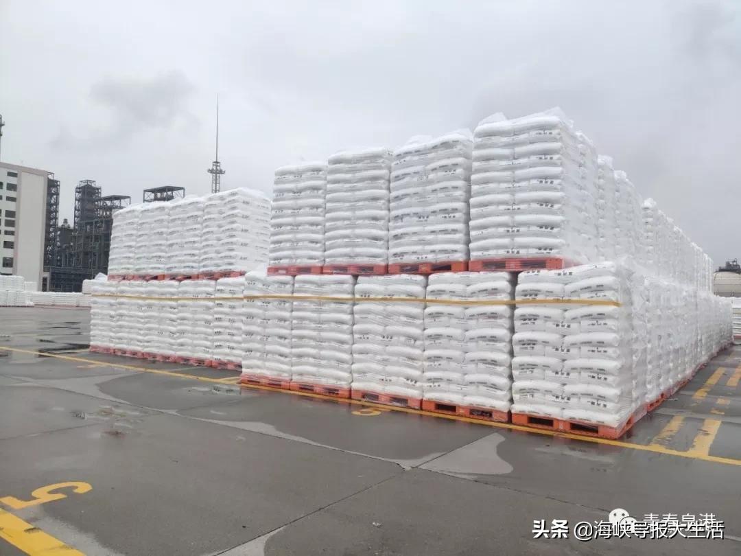 数千企业紧急转产生产口罩防护服,企业转型生产口罩防护服