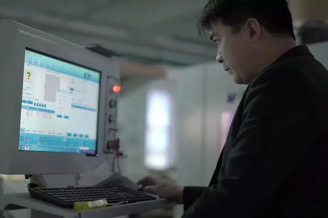 开农村淘宝店靠什么赚钱,农村小伙创业开互联网公司亏百万